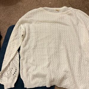 Main strip white blouse M